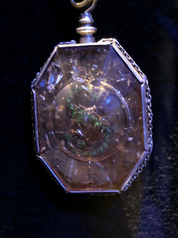 Salazar Slytherin&#39;s locket