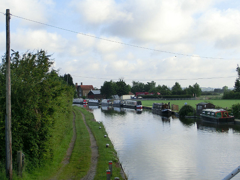 Looking back at the Borwnlow from the lock