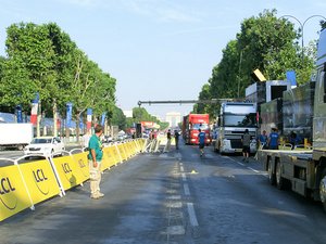The Champs Elysees, the morning of the finale