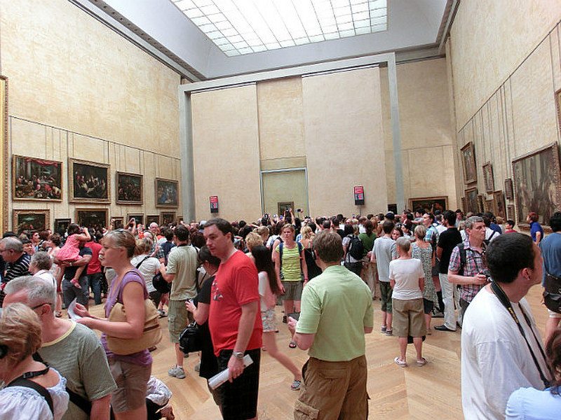 A few people, interested in &quot;Mona Lisa&quot;