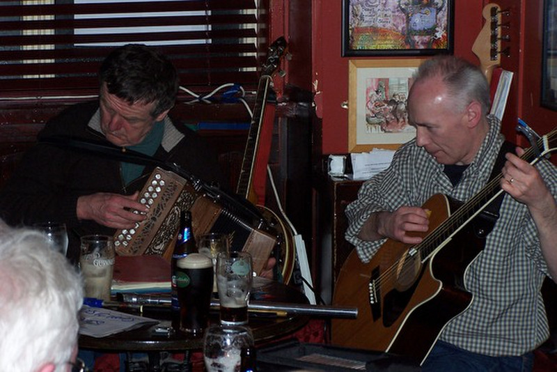 Trad (traditional Irish music) session