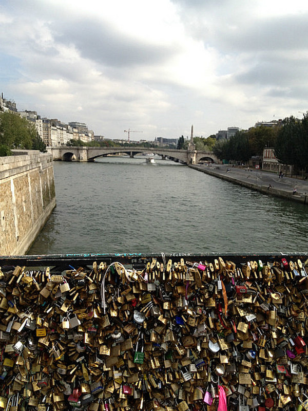 The Seine River and the &#39;lovers&#39; locks&#39;