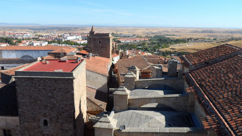 Roof tops and beyond, Cacares