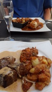 Mains at L&#39;entracte, Loches