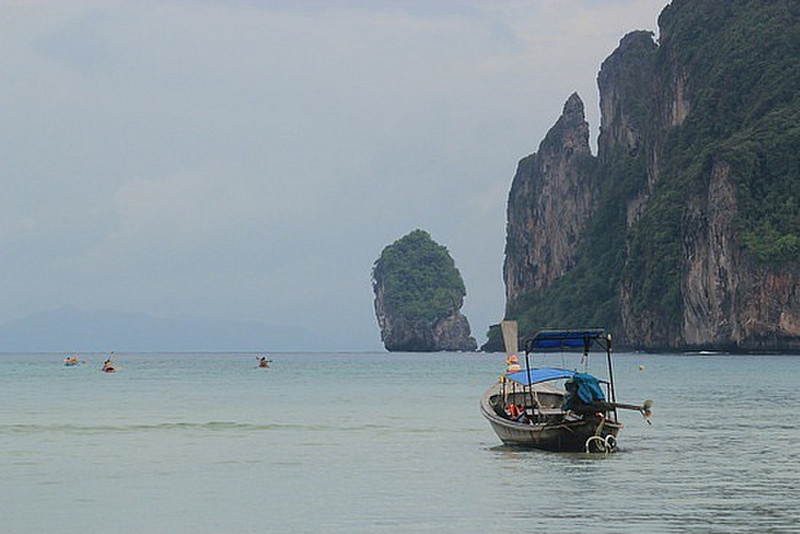 Kayaking Phi Phi Don