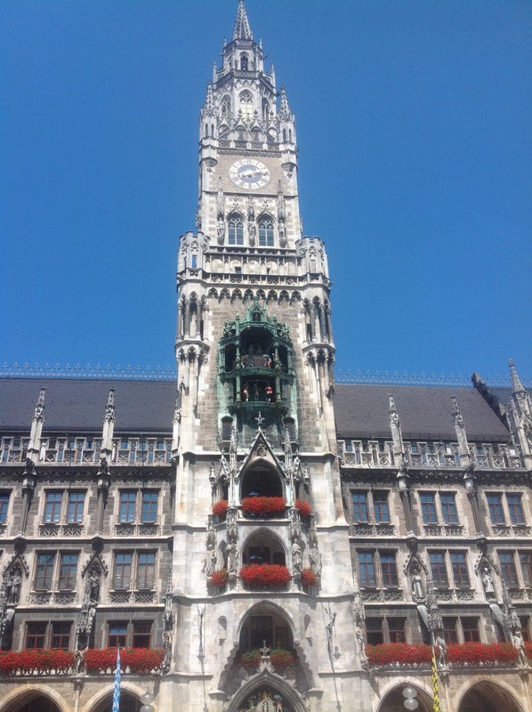 The town hall and glockenspiel clock in Munich.