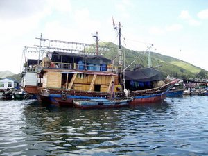 36Houseboat