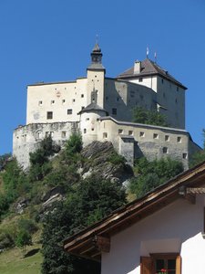 Tarasp castle