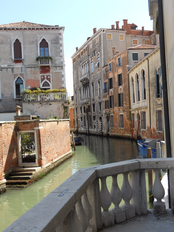 Many quiet residential areas along the canals also