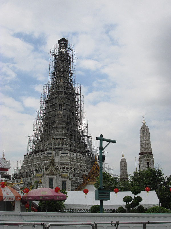 Wat Arun not looking its best today ...
