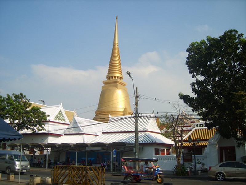 Wat Bowonniwetviharn, Banglamphu
