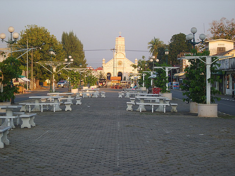 Fountain Square, Tha Khaek
