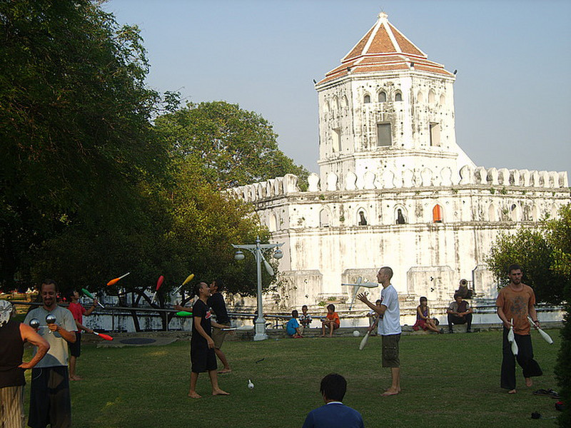 Phra Sumen Fort, Santichaiprakorn Park