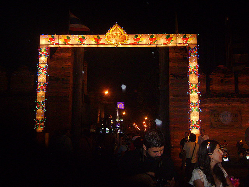 Loy Krathong parade - Tha Phae Gate