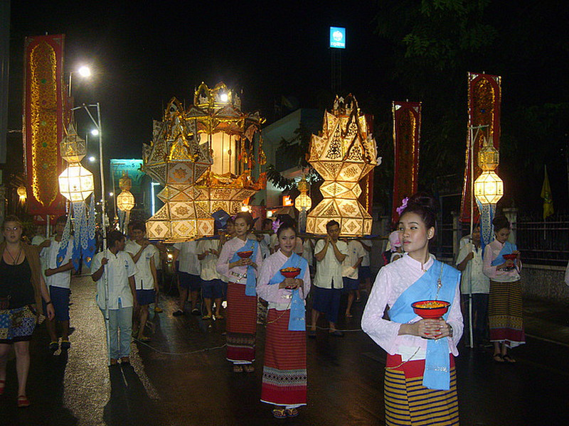 Loy Krathong parade