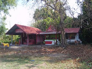 Khamnadie village spirit houses