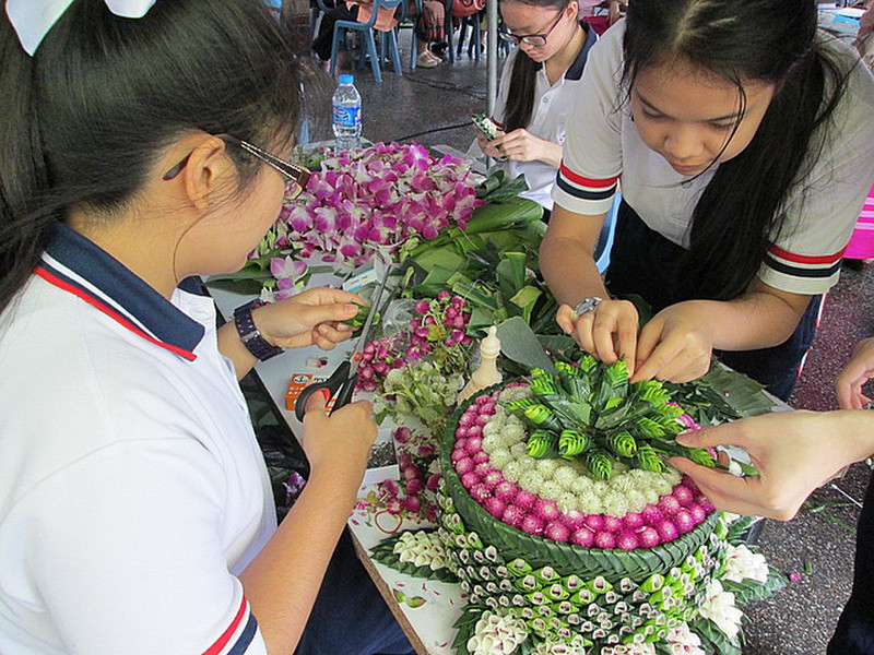 Kratong making competition