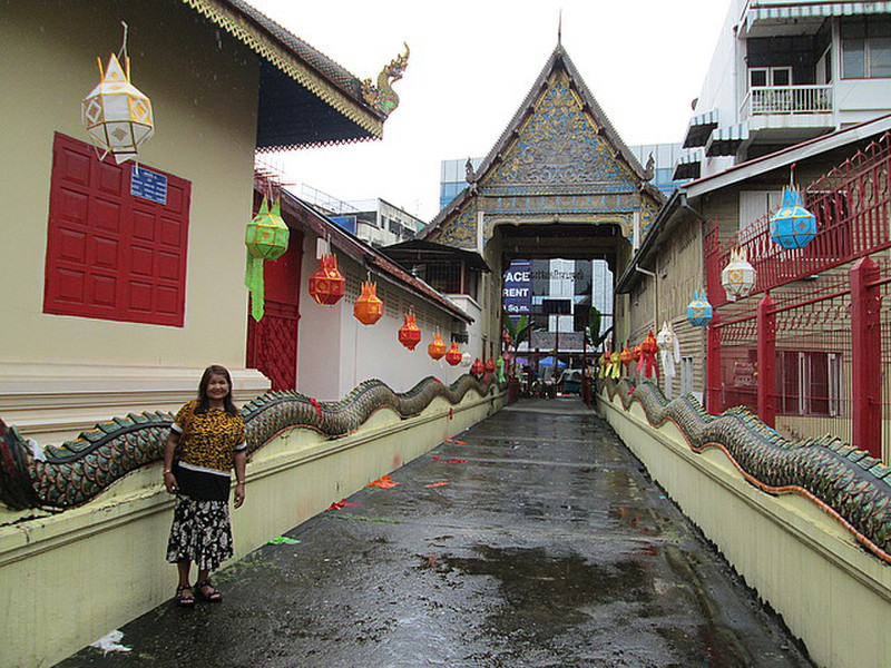 A lantern bedecked Wat Saen Fang