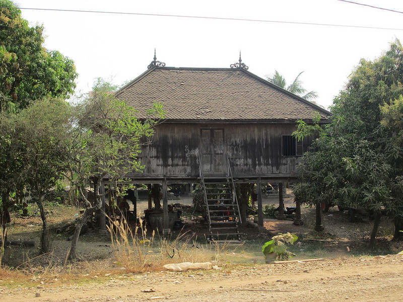 An old wooden house en-route to Kratie
