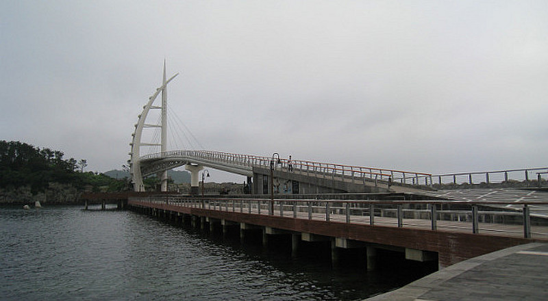 most na ostrov Saeseom