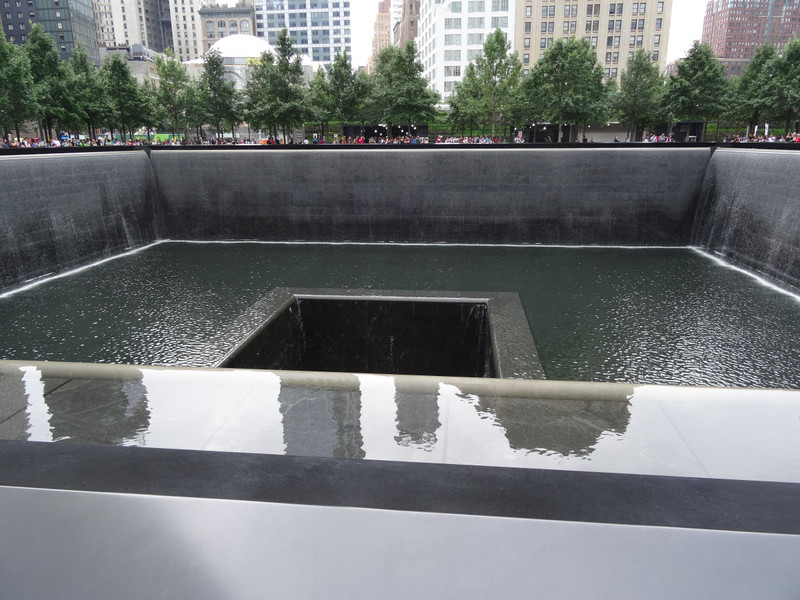 Mémorial 11/9, la piscine de la tour sud