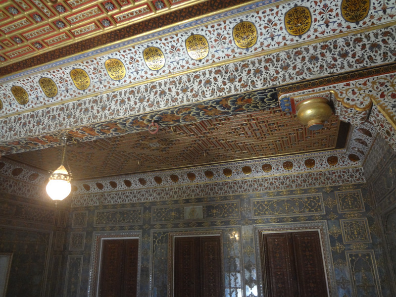 Wall and ceiling pattern