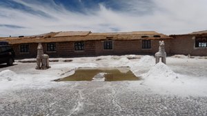 Salar de Uyuni : First Salt-Hotel