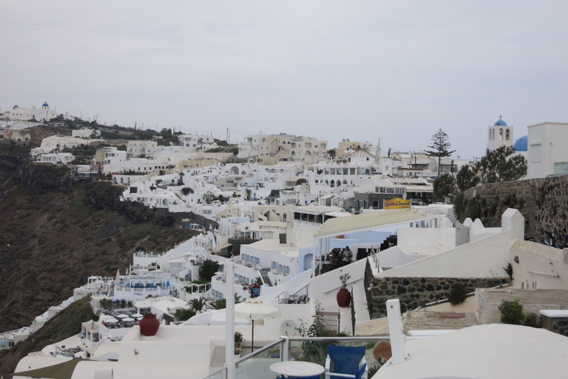 Apartments and housing in Santorini