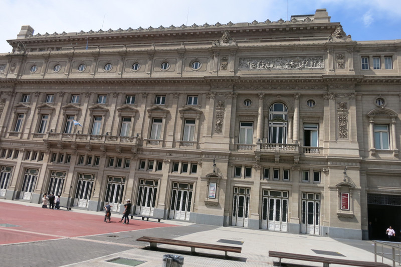 Teatro Colon-side view