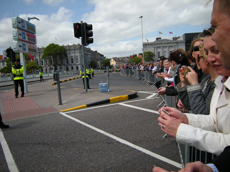 Waiting for the Queen Elizabeth