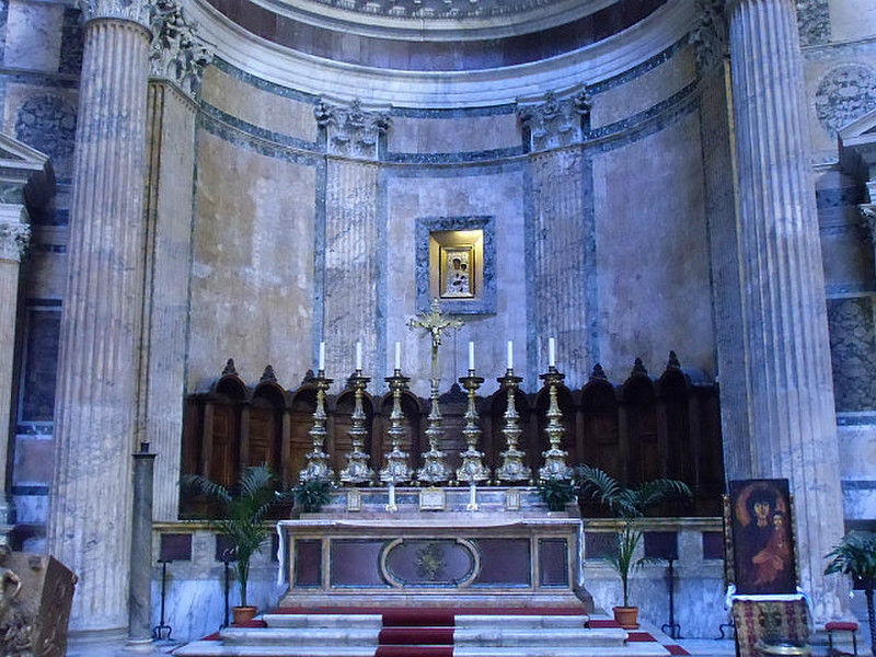 Altar in Pantheron