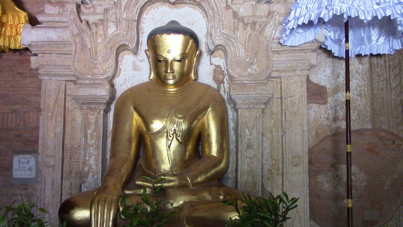 Htilominlo Buddha