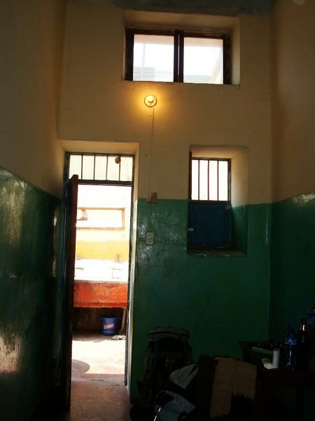 Hotel Lima, style prison