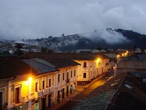 Notre première nuit tombe sur Quito...