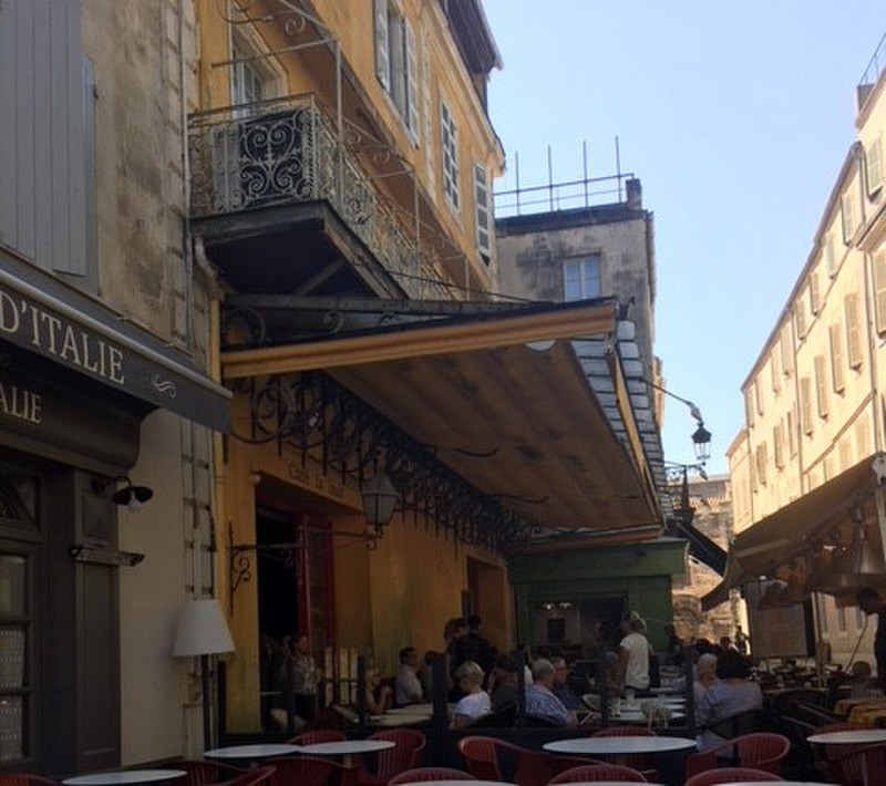 Arles le Cafe le Noir