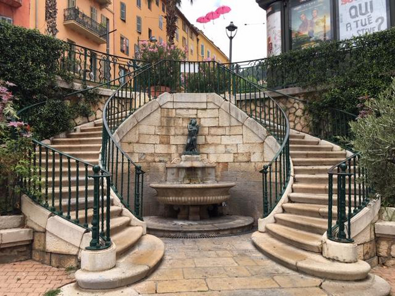 Staircase and fountain