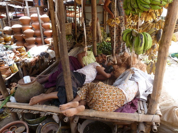 A little bit tired in the Bagan market