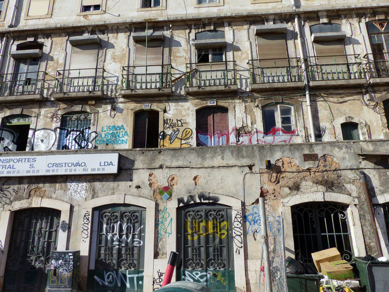 abandoned building grafitt as art