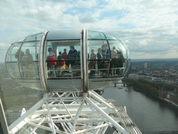 Another "pod" on the London Eye