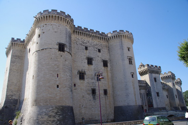 Tarascon Castle 