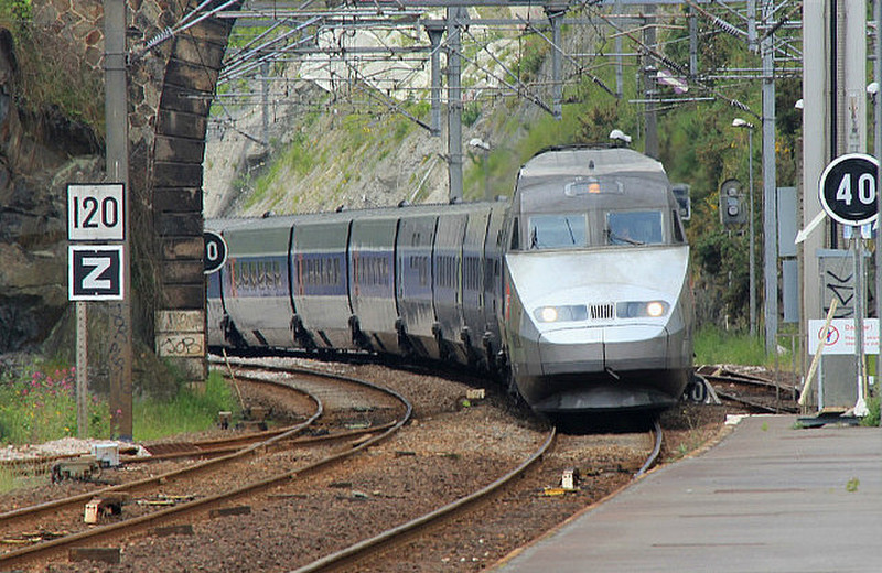 TGV &agrave; Morlaix