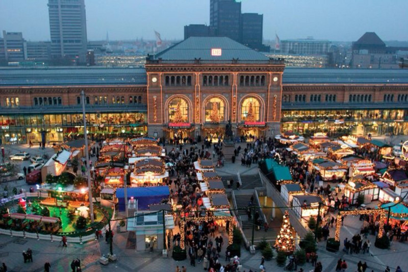 Christmas Market at the Bahnhof