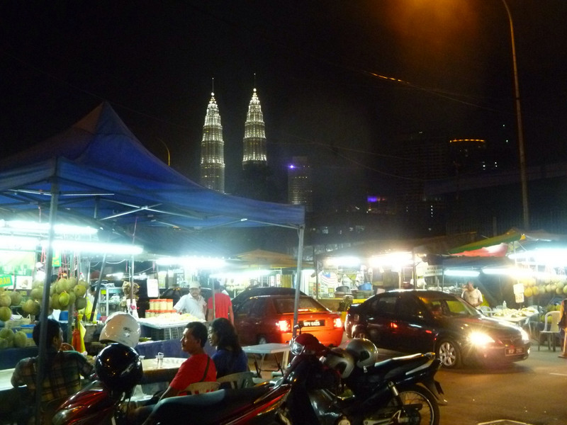 Night fruit market 
