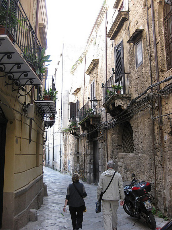Walking down the streets of Palermo