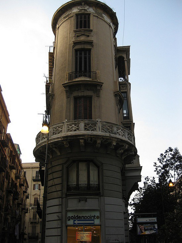The Palermo version of the Flat Iron Building