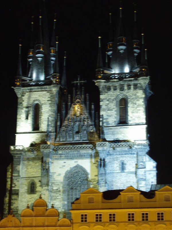 02 Church of Our Lady before T&yacute;n at night
