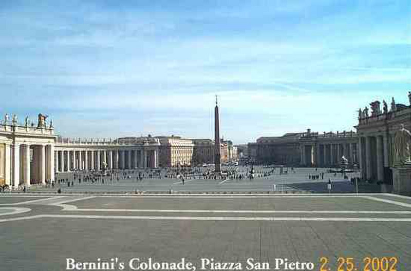 Berninis Colonade Piazza San Pietro