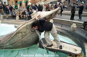 Steve drinking from Fontana della Barcaccia