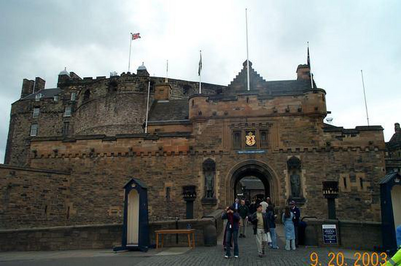 68 Edinburgh Castle