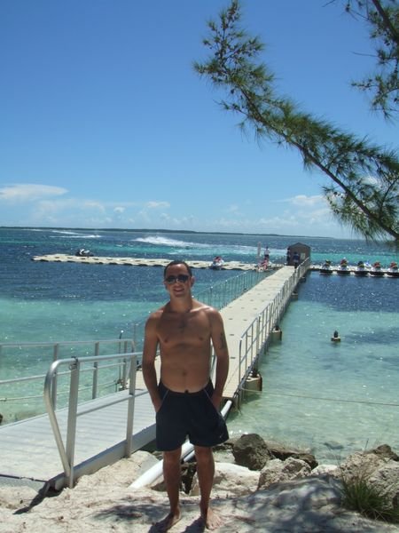 Cruise Cococay island